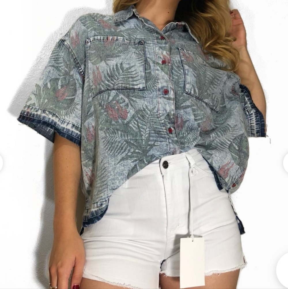 True Religion Blue Tropical Boxy Button Down Shirt... WORN ONCE!